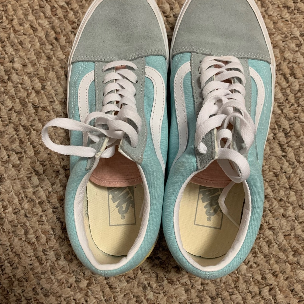 Vans - Picture 3 of 4
